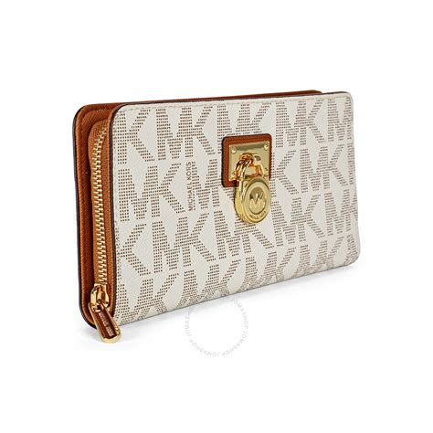 Michael Kors Hamilton Signature Continental Wallet in Vanilla